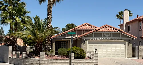 334 Carrington St Photo 1