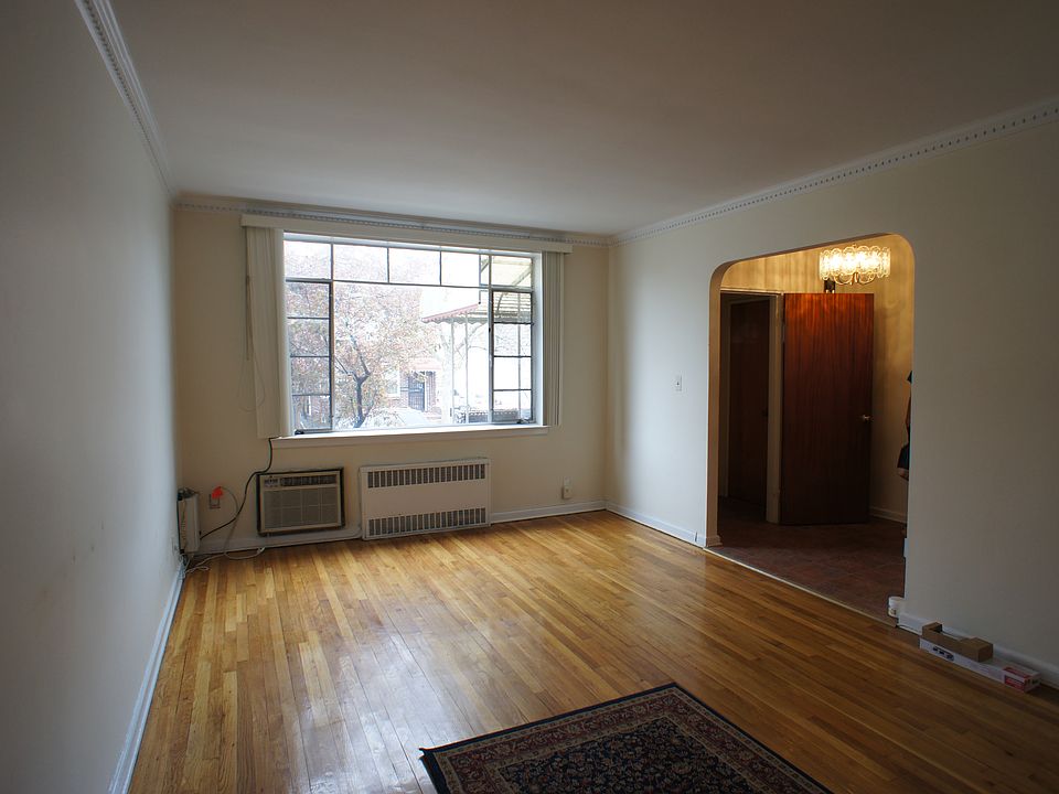 1st image of 2610 E 11th St #1