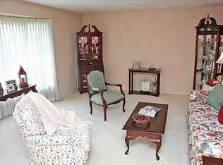 2901 Randall Dr, Oregon, OH 43616