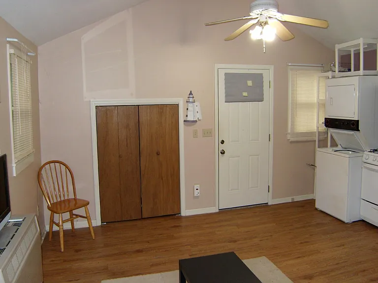 327 New Bedford Rd #COTTAGE — Photo 2