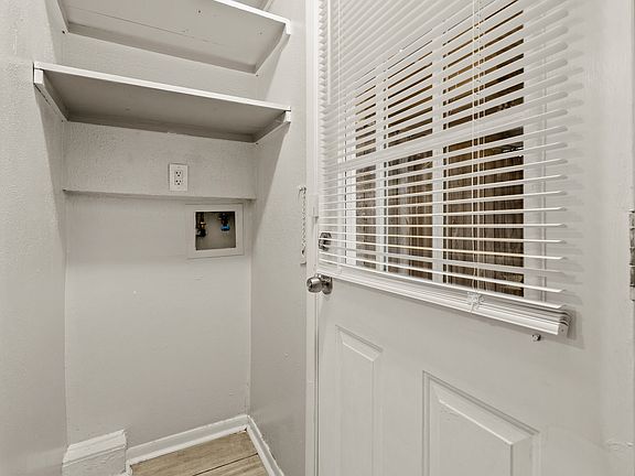 4th image of 4207 Benard Ct #9