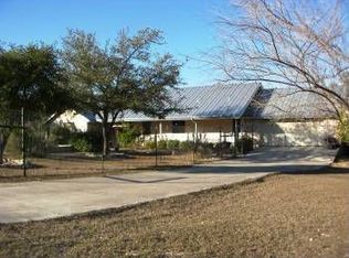 774 Lakepark Dr, Lakehills, TX 78063