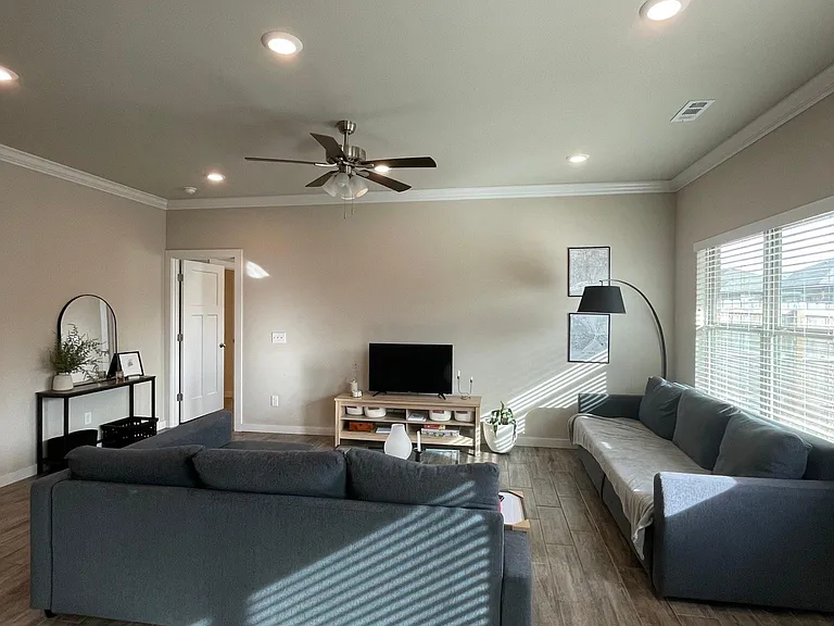 450 Red Robin St — Photo 18
