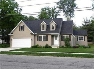 455 Forestview Rd, Bay Village, OH 44140