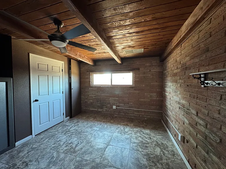 8893 S Calle Del Media — Photo 16