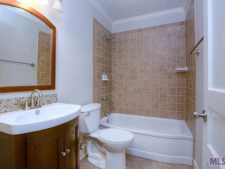2265 Glasgow Ave — Photo 6