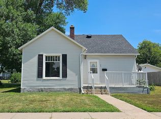 808 Grant St, Holdrege, NE 68949