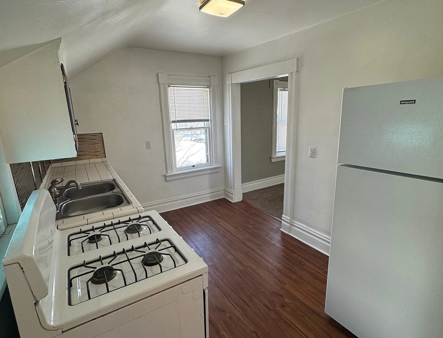 2 bed, 800 sqft, $950 — Photo 3