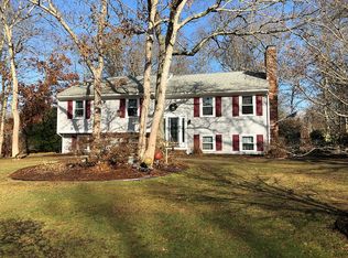 12 Pryer Dr, Bourne, MA 02532