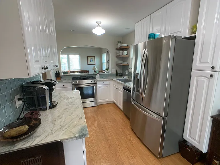 4462 Santa Monica Ave — Photo 11