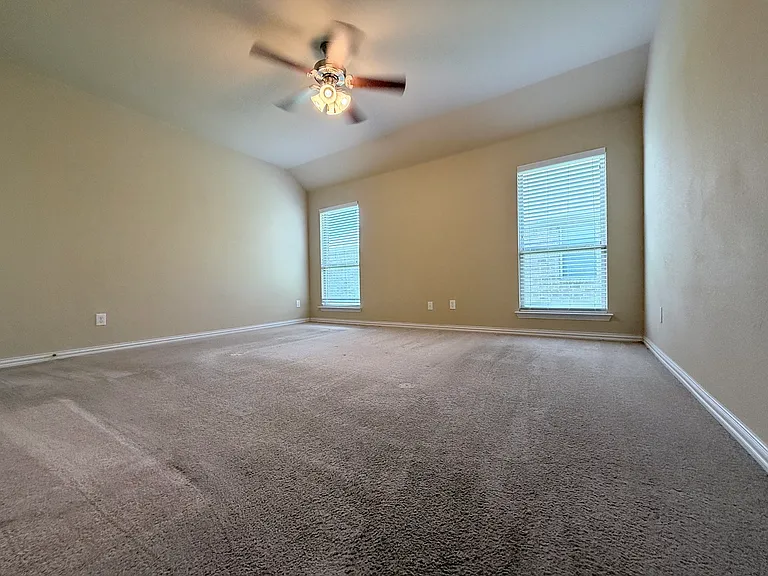 616 Kinghaven Dr — Photo 11