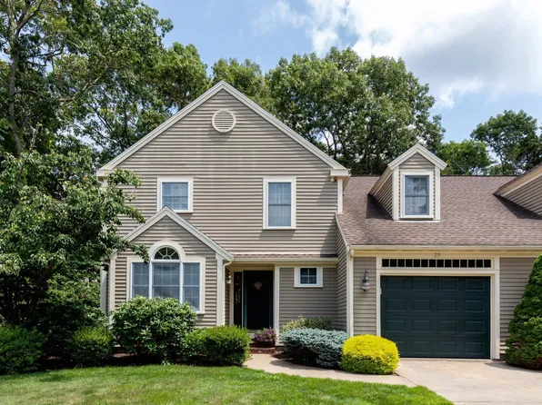 20 Bishops Park #20, Mashpee, MA 02649