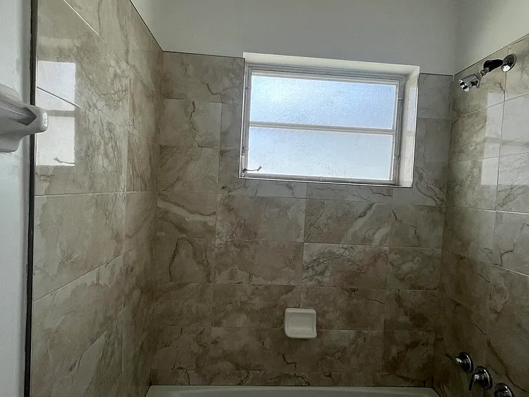 213 NE Prima Vista Blvd — Photo 9
