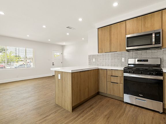 4th image of 7836 Claybeck Ave