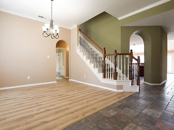 3rd image of 5908 Southmoor Ln