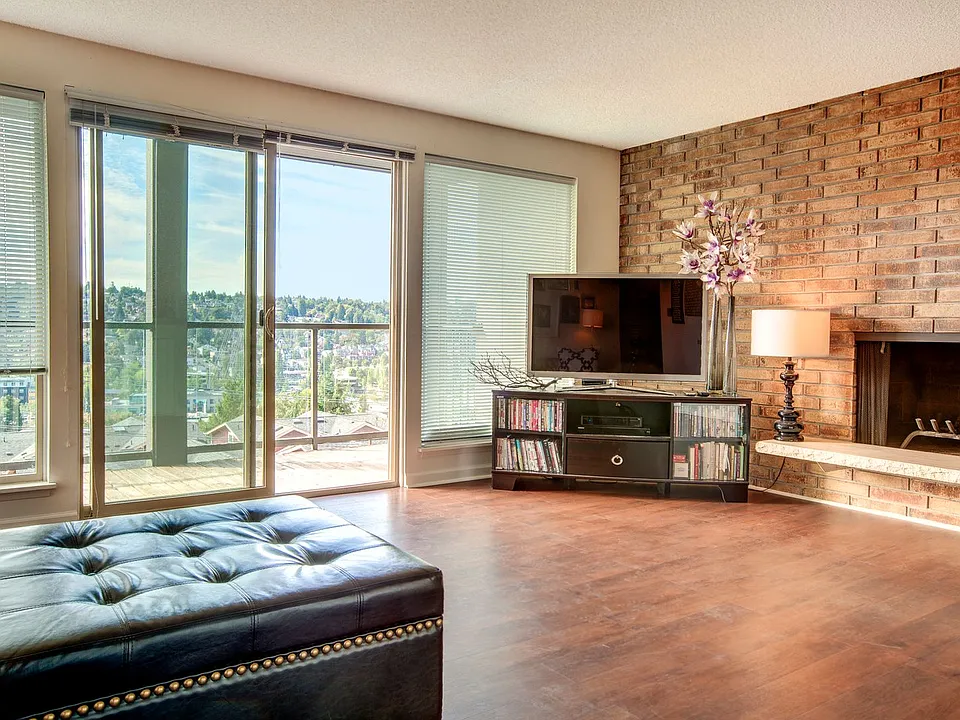 Fremont View - 525 N Bowdoin Place