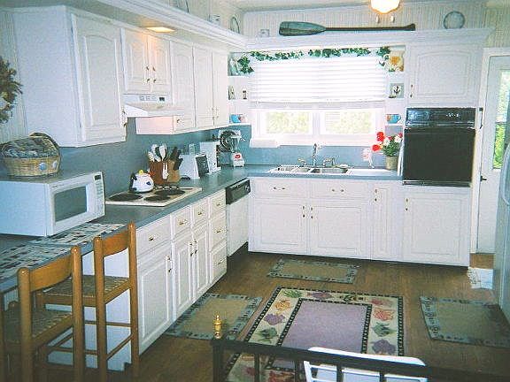 Large Modern Fully-Equipped Kitchen Makes your Stay Pleasant