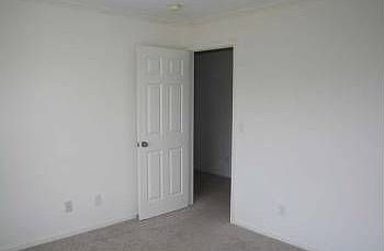 4th image of 1161 Park Dr