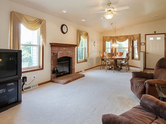 4th image of 4 Saratoga Ct