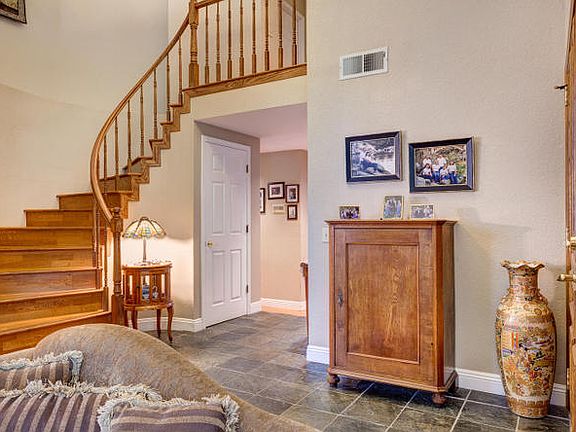 5th image of 112 Duxbury Way