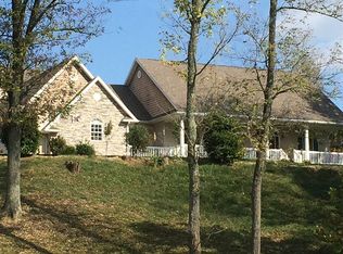 2 Mescal Ln, Morgantown, WV 26501