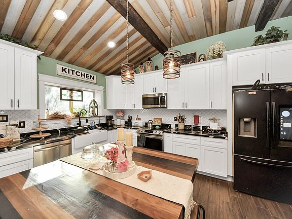 4th image of 20202 River Ridge Dr