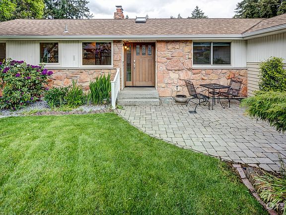 3rd image of 20320 Burke Avenue N