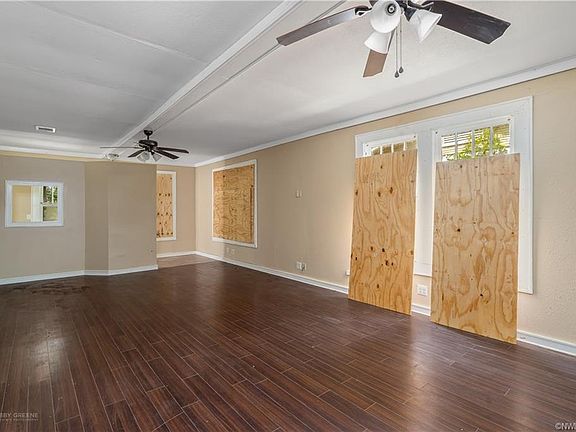 3rd image of 315 Lister St