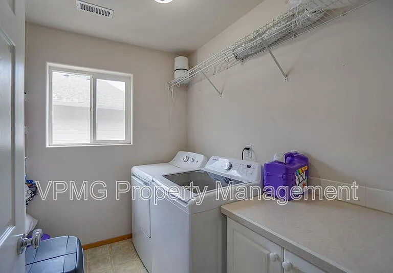 17301 SE 24th St — Photo 28