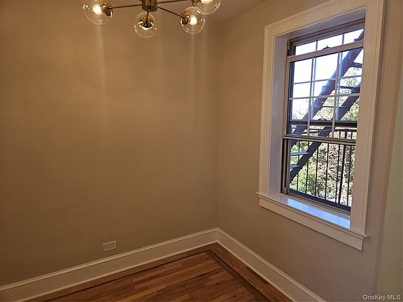 5th image of 208 Centre Ave #4-B