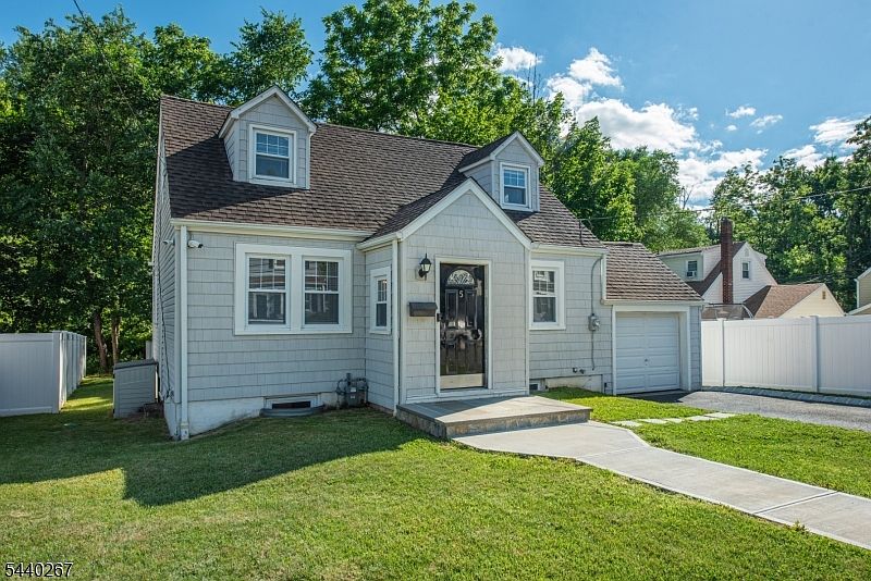 1st image of 5 Hillside Ave