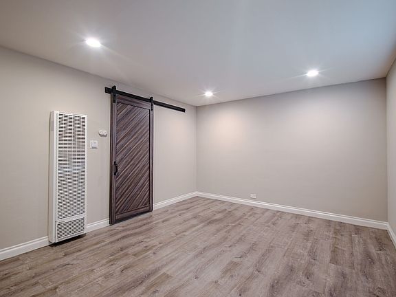 3rd image of 7800 Athens Cir #4