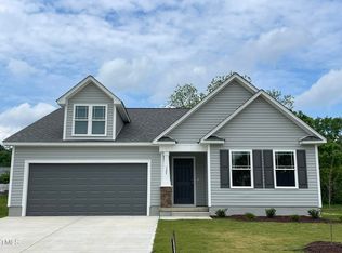 127 Oakfield Trace Dr, Four Oaks, NC 27524