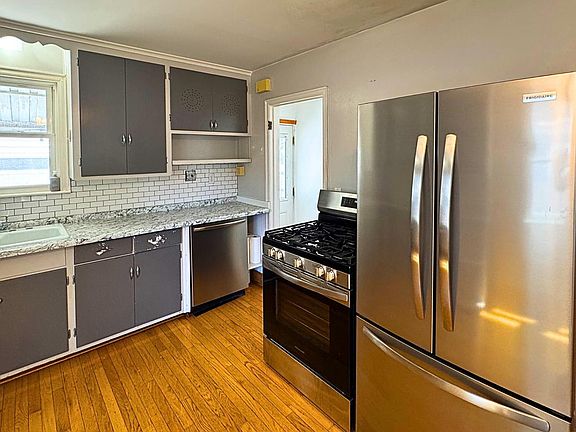 4th image of 2906 Erie STREET