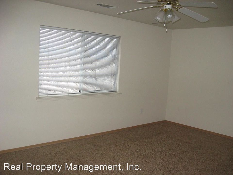 2nd image of 807 Cally Ct APT 1