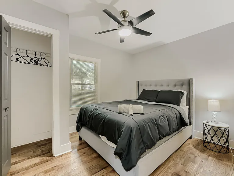 1089 McDaniel St SW — Photo 12
