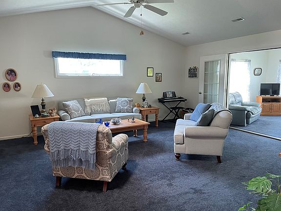 4th image of 844 Oakbrook Dr