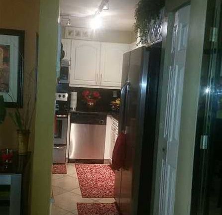 3rd image of 1621 Collins Av #208