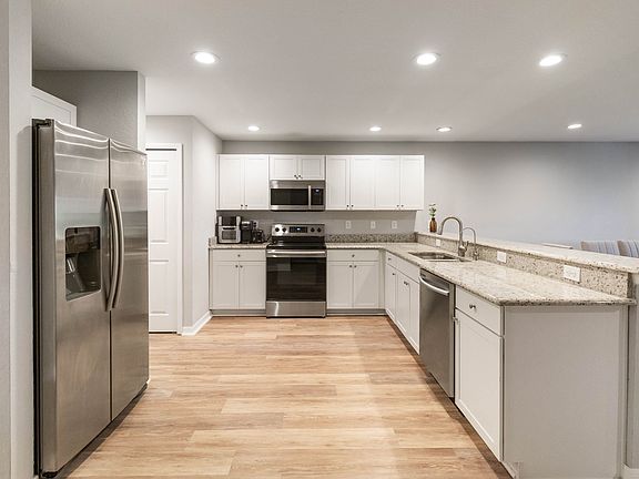 3rd image of 2930 Fieldwood Cir