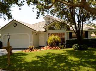 5420 Pine Cir, Pompano Beach, FL 33067