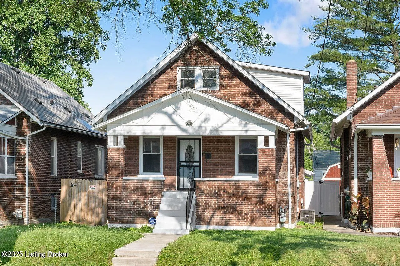 1002 S 40th St photo 1