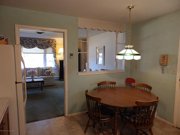 5th image of 225B Buckingham Ct