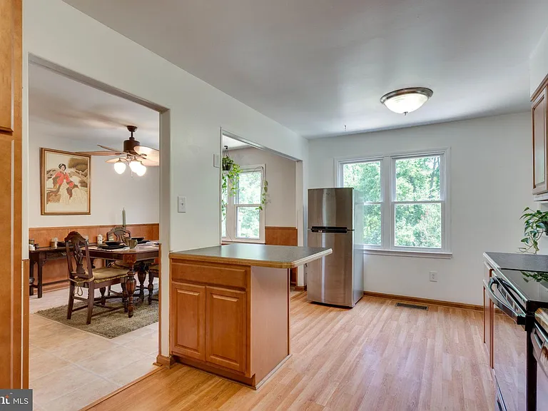9427 Cherwek Dr — Photo 3