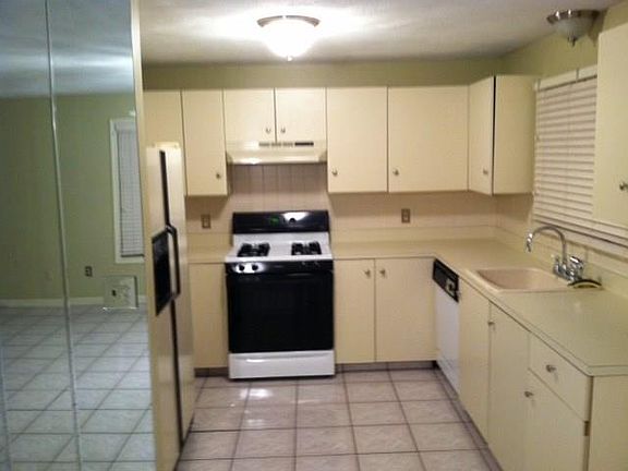 4th image of 200 Cannon St APT 132