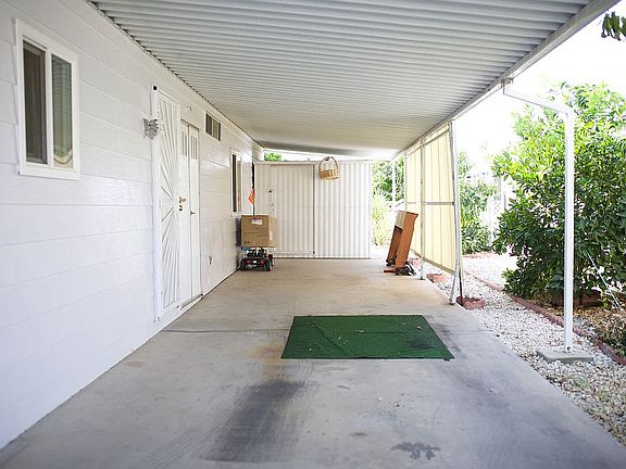 4th image of 601 N Kirby St Space 69