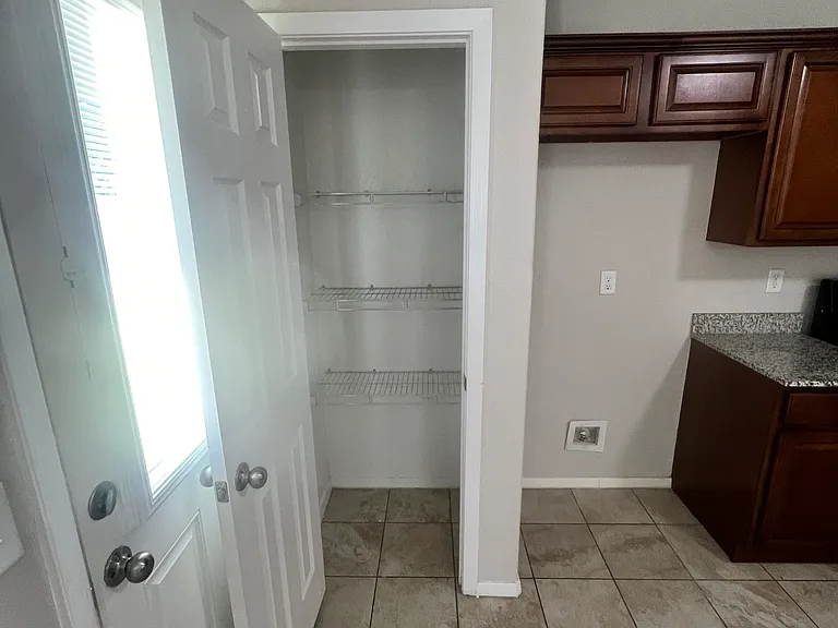 1150 Battery Dr — Photo 6