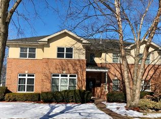 270 Pleasant Dr, Elk Grove Village, IL 60007