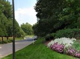 26 Loch Ridge Dr, Greensboro, NC 27408