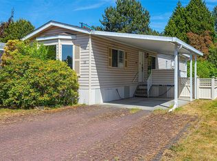 Country Park Village MHP, East Saanich 2, BC V8M 2B6