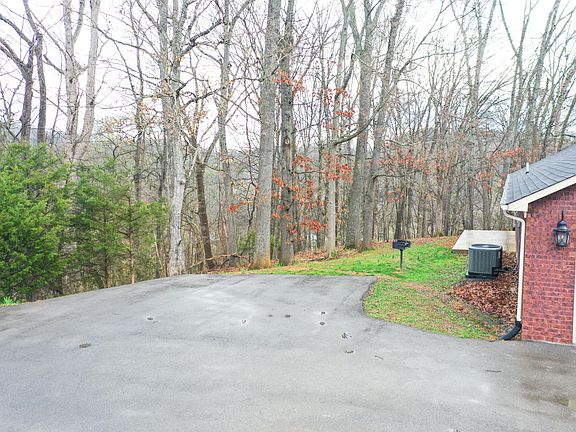 5th image of 1011 Kenneth Overlook